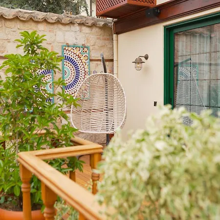 Belmondo Hare Old Town מלון *
